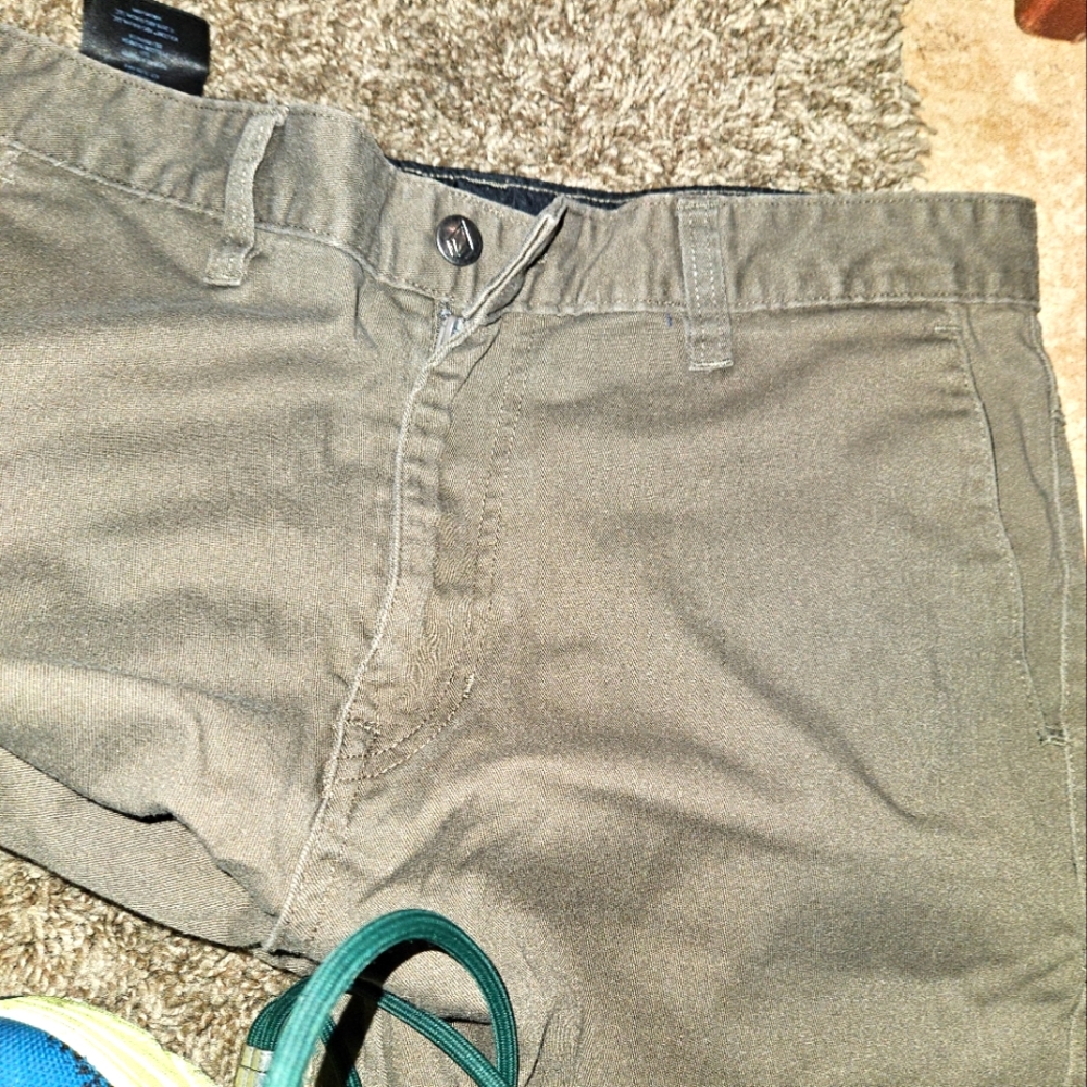 Mens volcom shorts